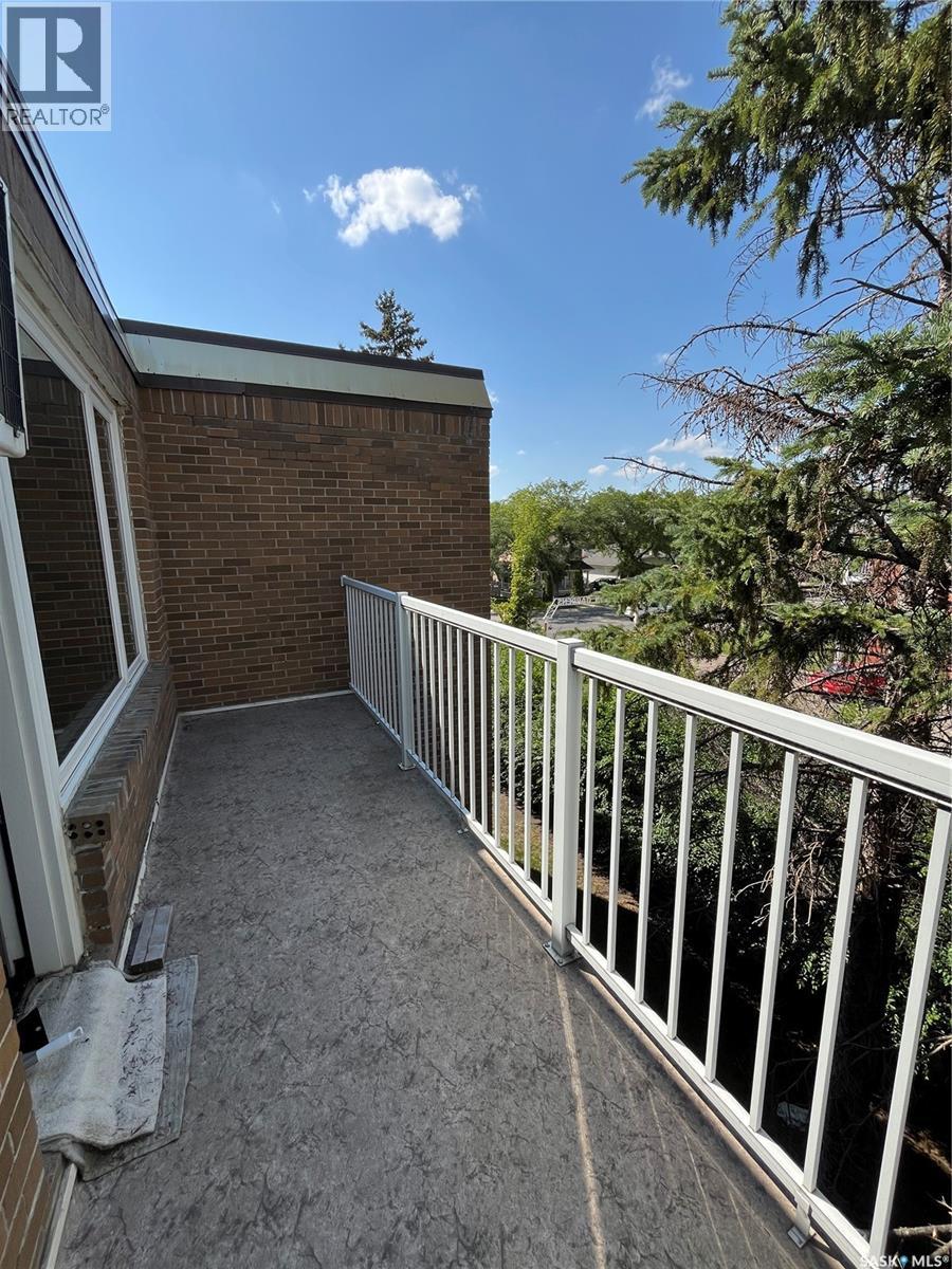 Single Family House Low rise for Sale in   RAE STREET Regina 