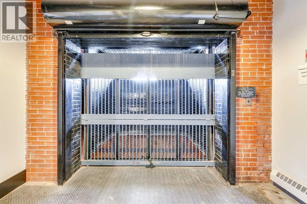 Single Family House Loft for Sale in    Avenue SW Beltline Calgary 