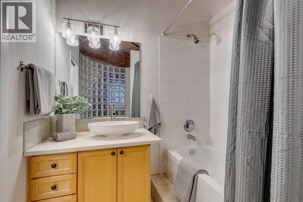 Single Family House Loft for Sale in    Avenue SW Beltline Calgary 