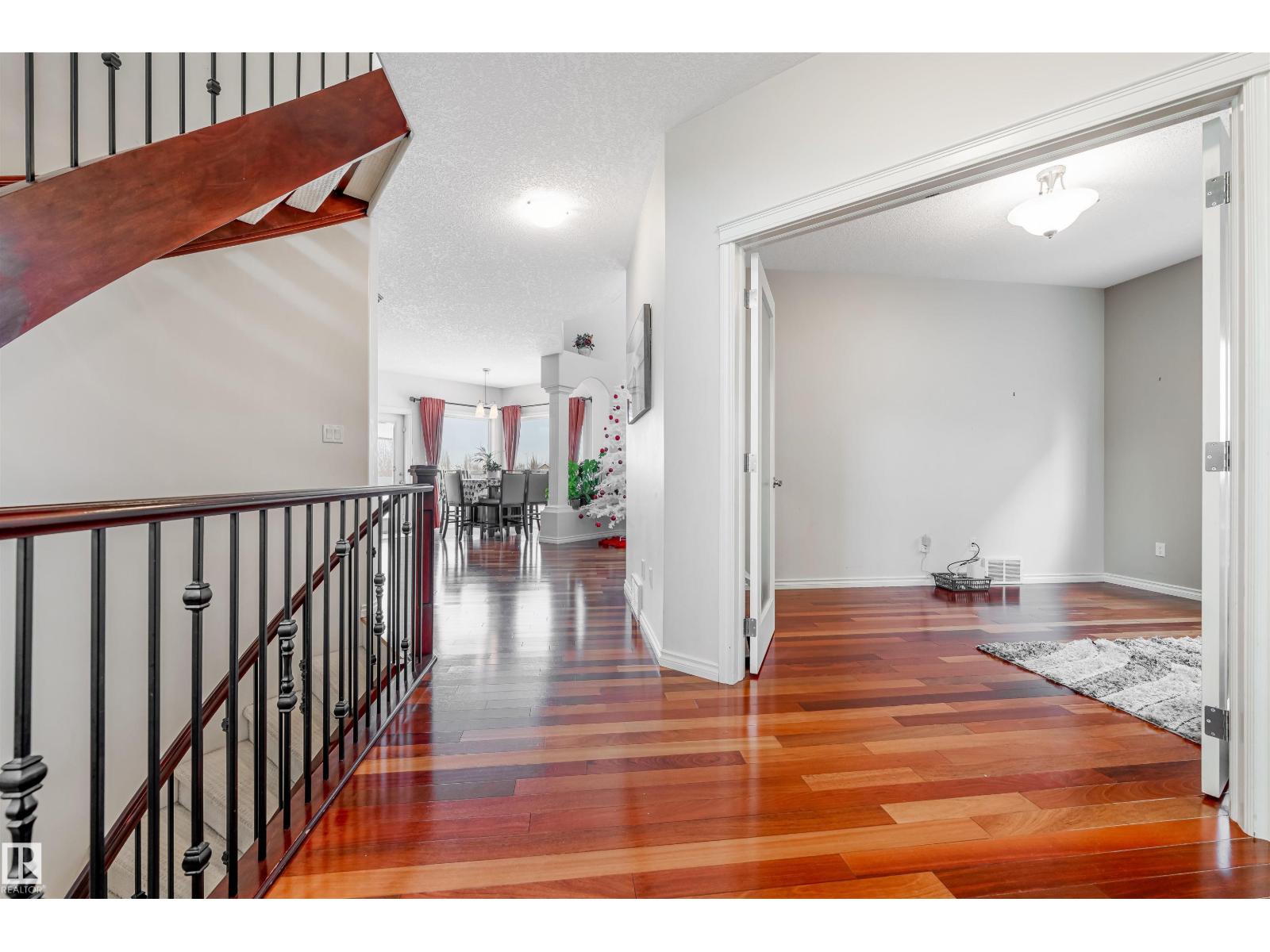 20524 58 AV NW, Edmonton