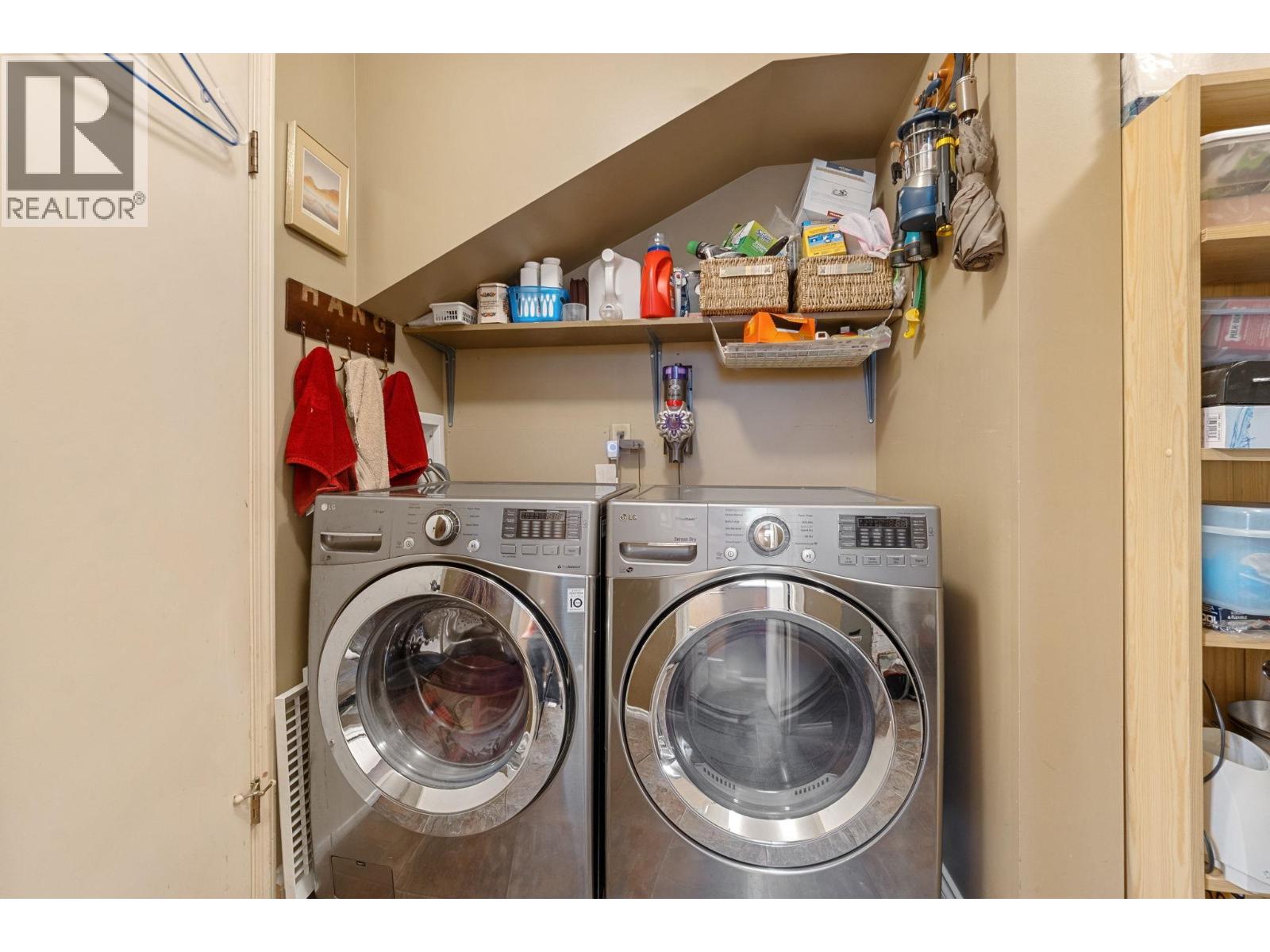 1330 CIMARRON DRIVE, Coquitlam