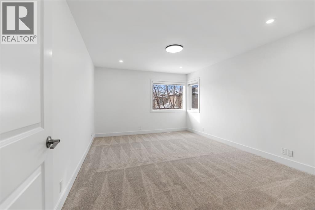 Single Family House for Sale in  Tuscany  Ravine Close NW Tuscany Calgary 