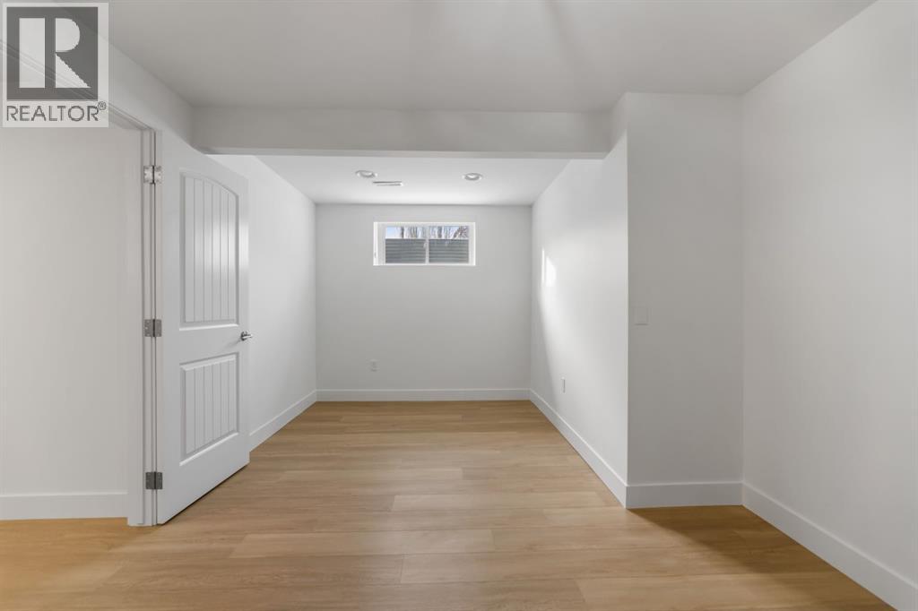 Single Family House for Sale in  Tuscany  Ravine Close NW Tuscany Calgary 