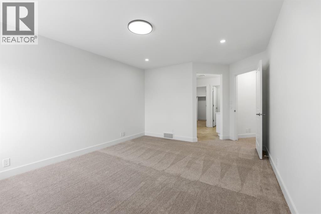 Single Family House for Sale in  Tuscany  Ravine Close NW Tuscany Calgary 