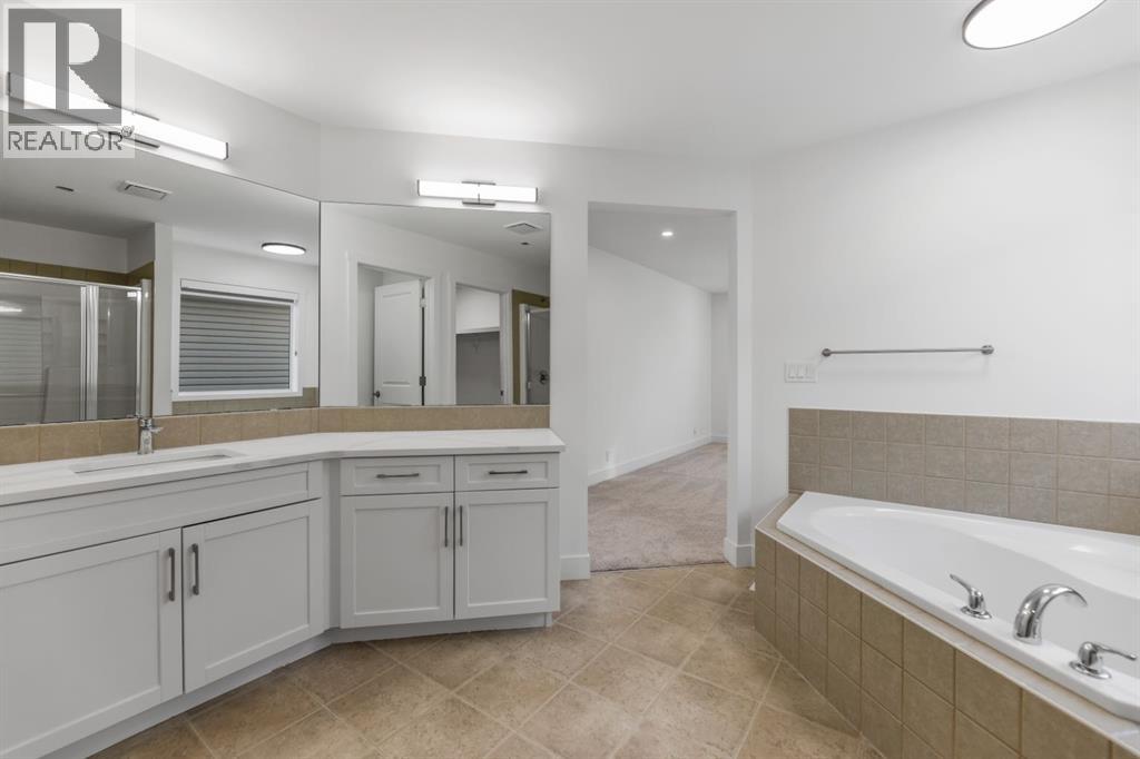 Single Family House for Sale in  Tuscany  Ravine Close NW Tuscany Calgary 