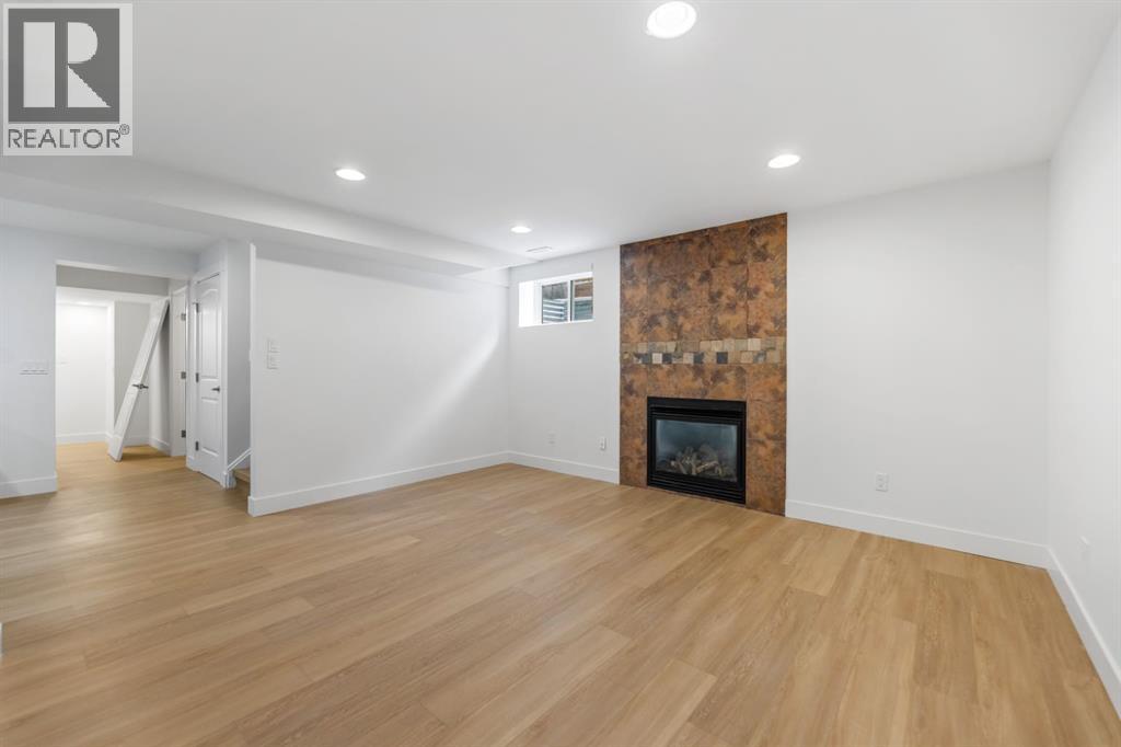 Single Family House for Sale in  Tuscany  Ravine Close NW Tuscany Calgary 