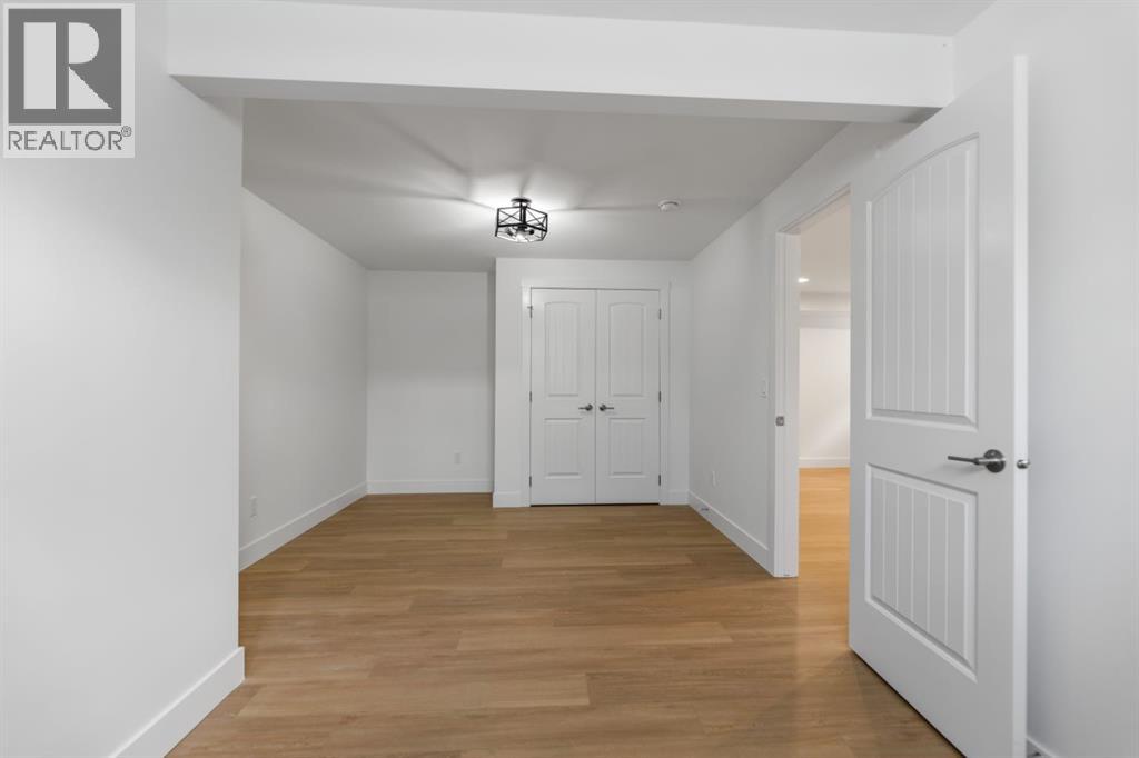 Single Family House for Sale in  Tuscany  Ravine Close NW Tuscany Calgary 