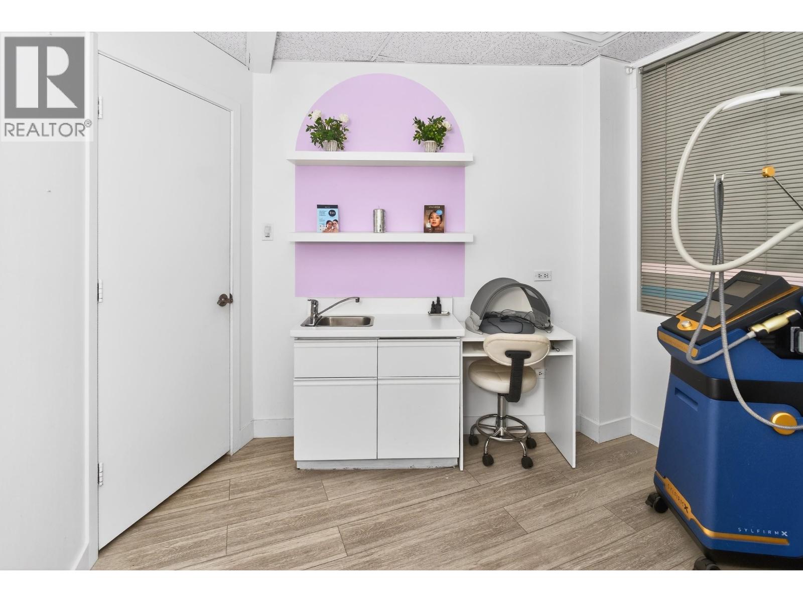 12085 CONFIDENTIAL, North Vancouver