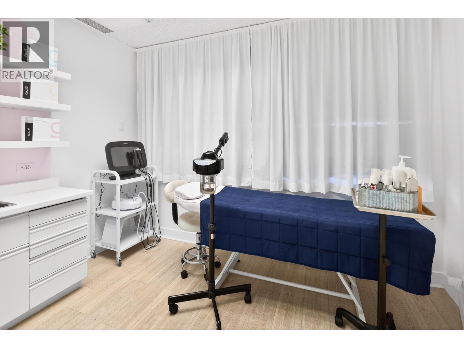 12085 CONFIDENTIAL, North Vancouver