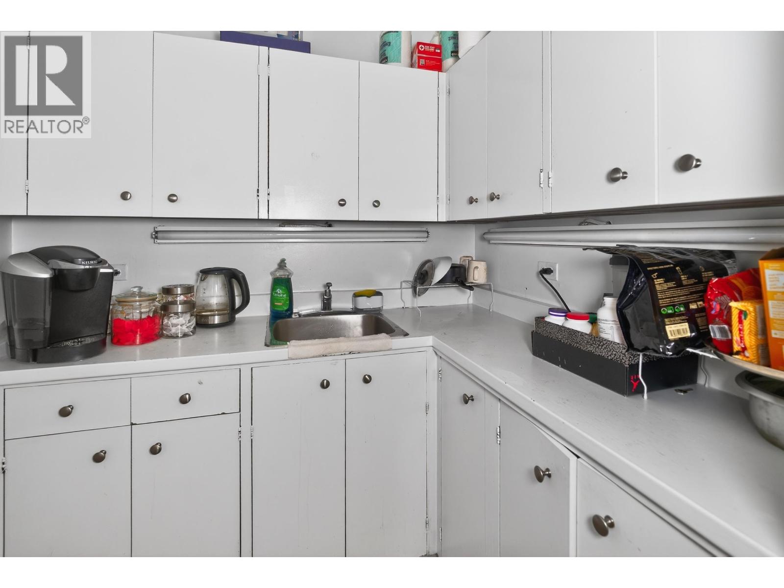 12085 CONFIDENTIAL, North Vancouver