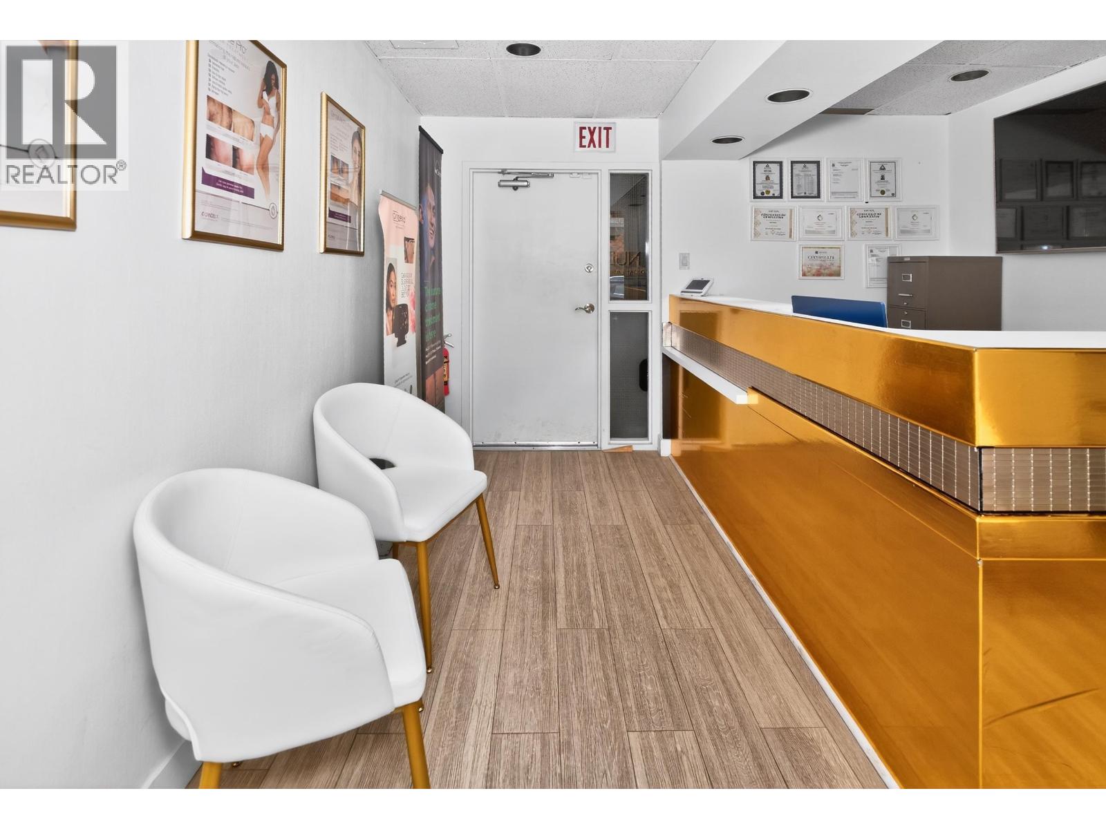 12085 CONFIDENTIAL, North Vancouver