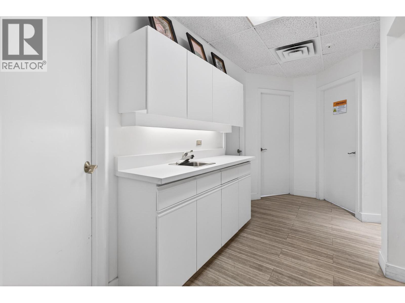 12085 CONFIDENTIAL, North Vancouver