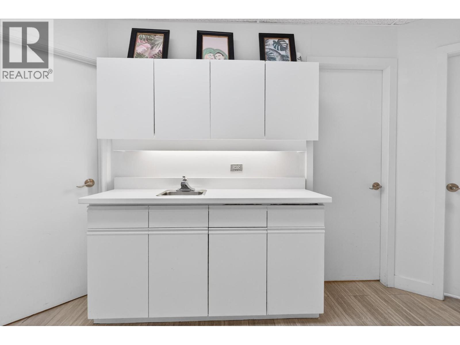12085 CONFIDENTIAL, North Vancouver