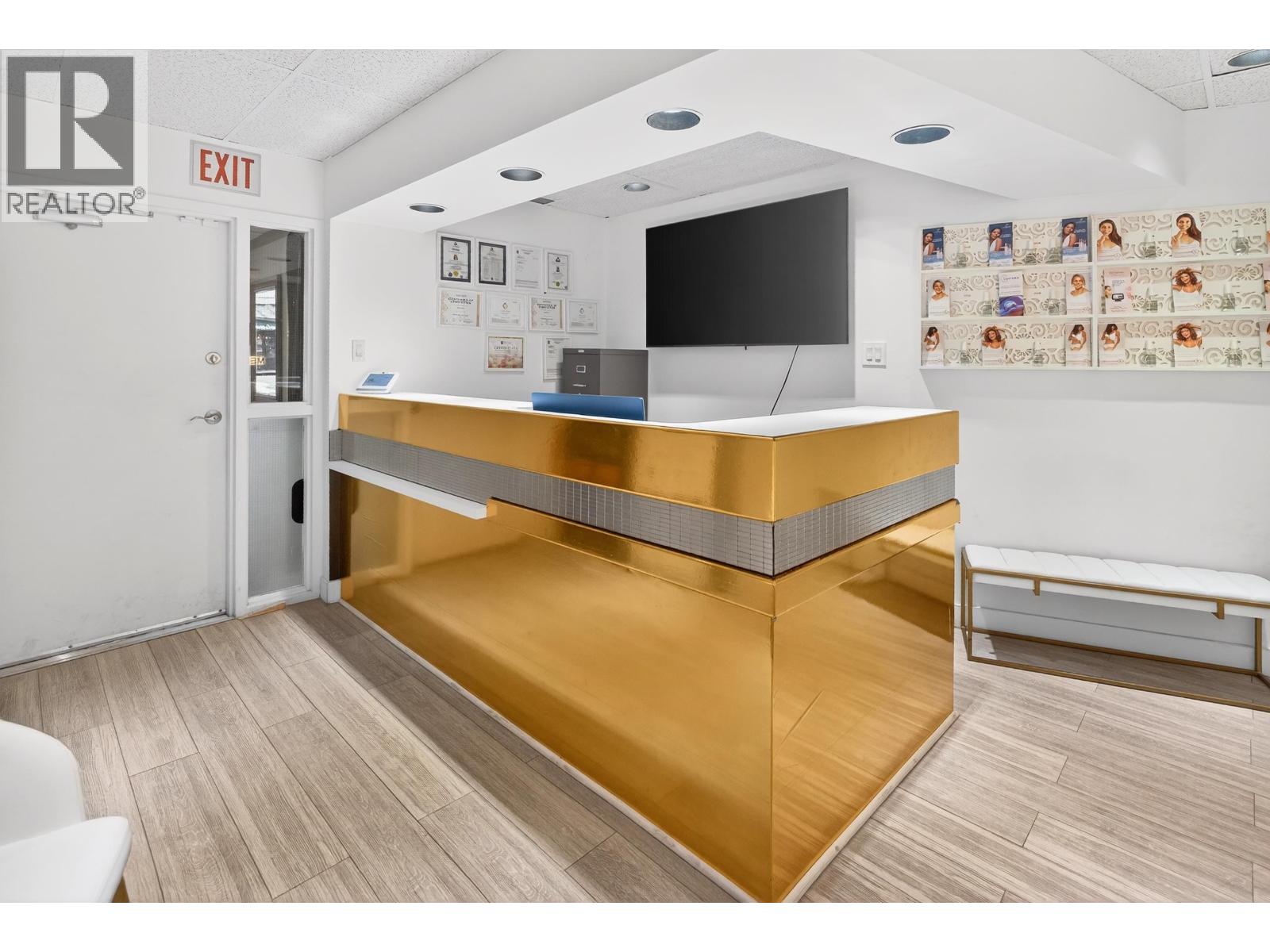 12085 CONFIDENTIAL, North Vancouver