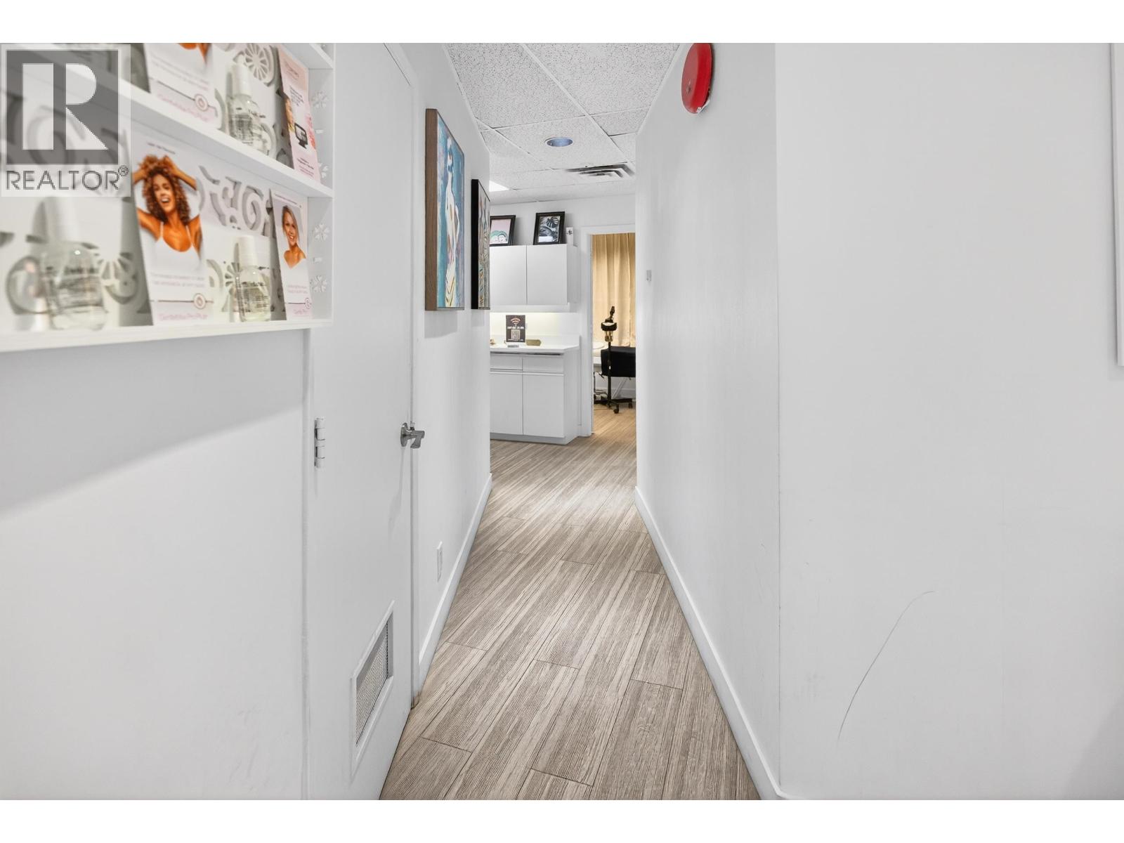 12085 CONFIDENTIAL, North Vancouver