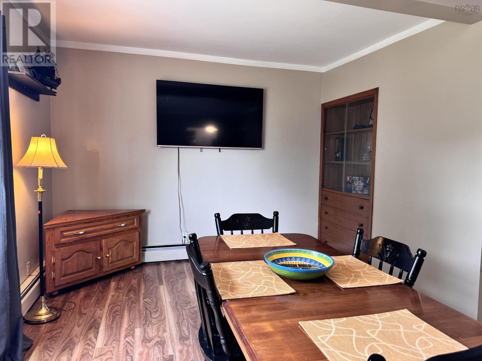 Property 1 of 47 of 319 York Street