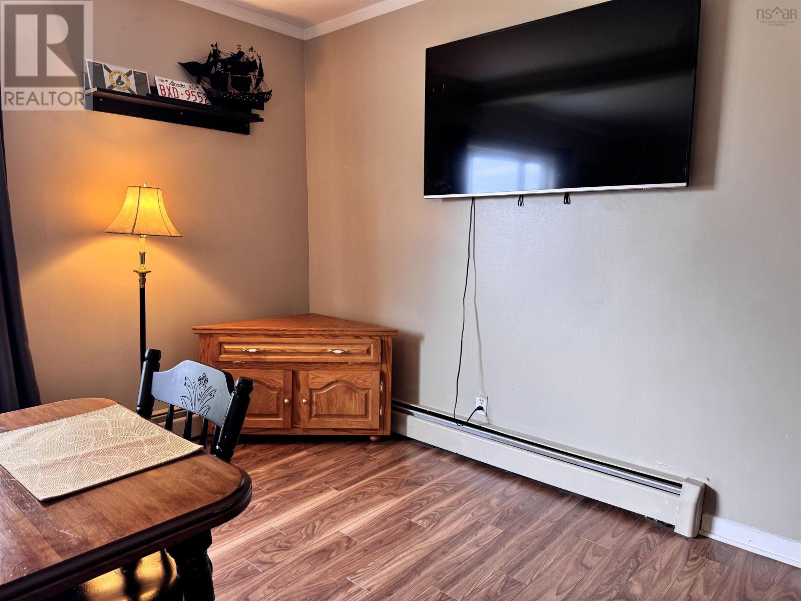 Property 17 of 47 of 319 York Street