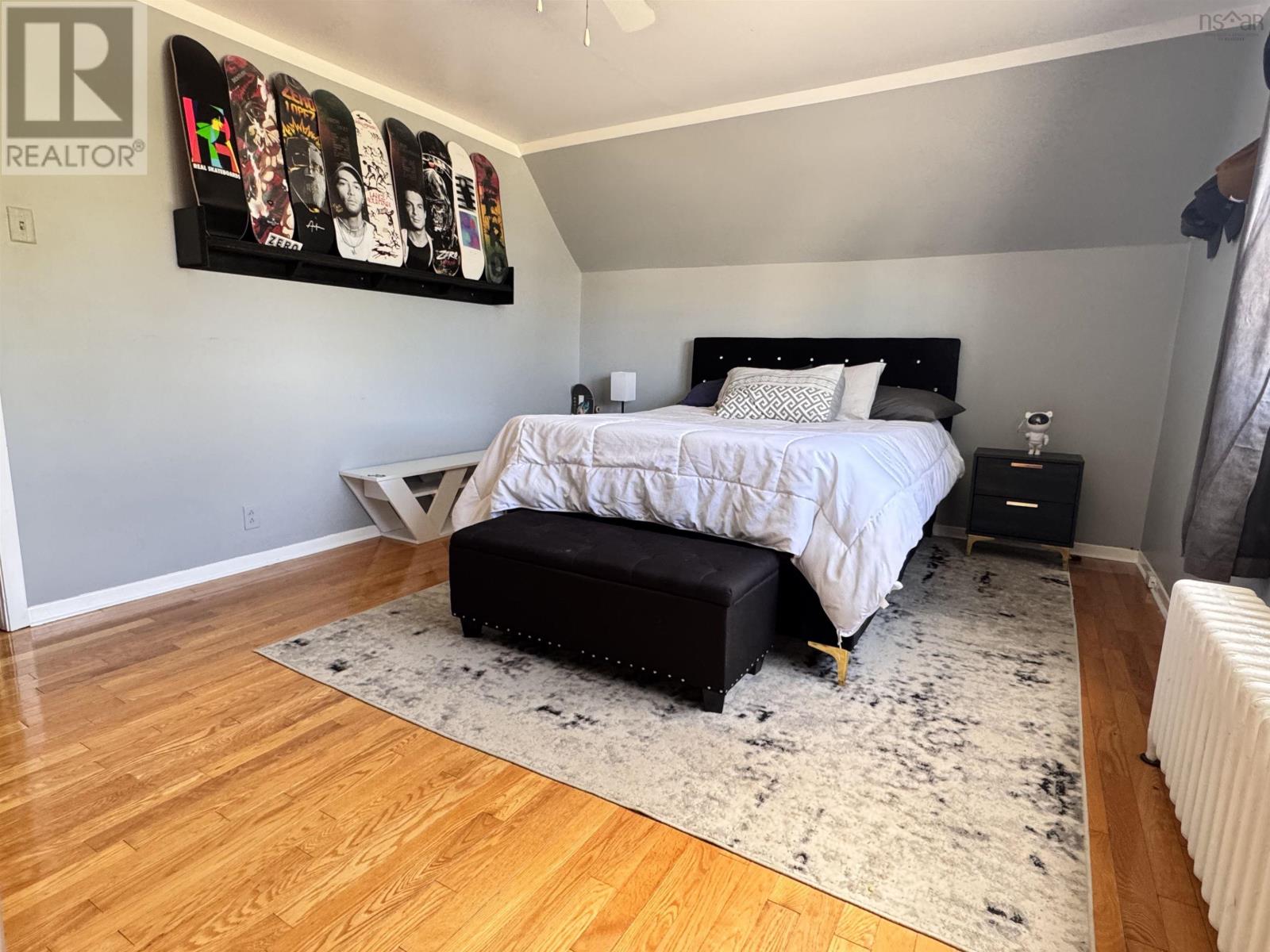 Property 44 of 47 of 319 York Street