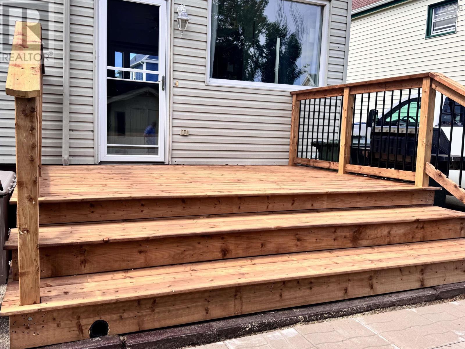 Property 20 of 47 of 319 York Street