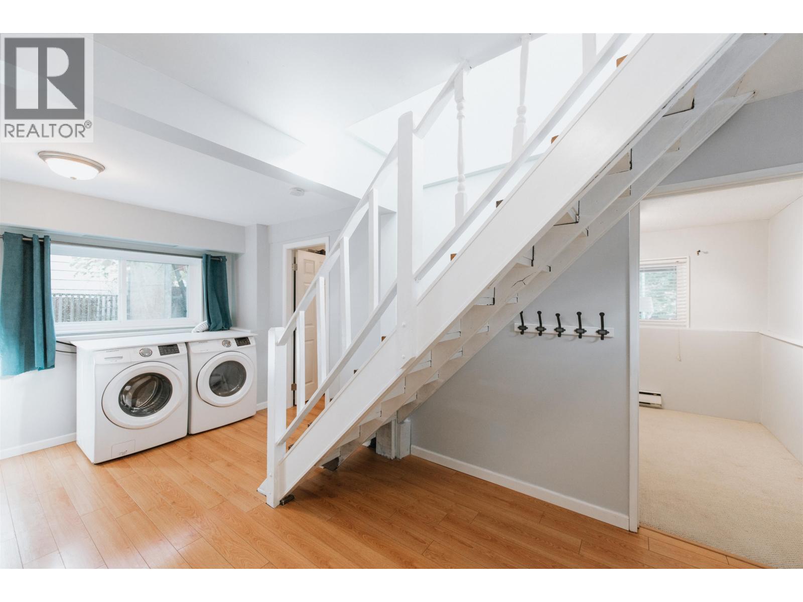 226 PRATT ROAD, Gibsons