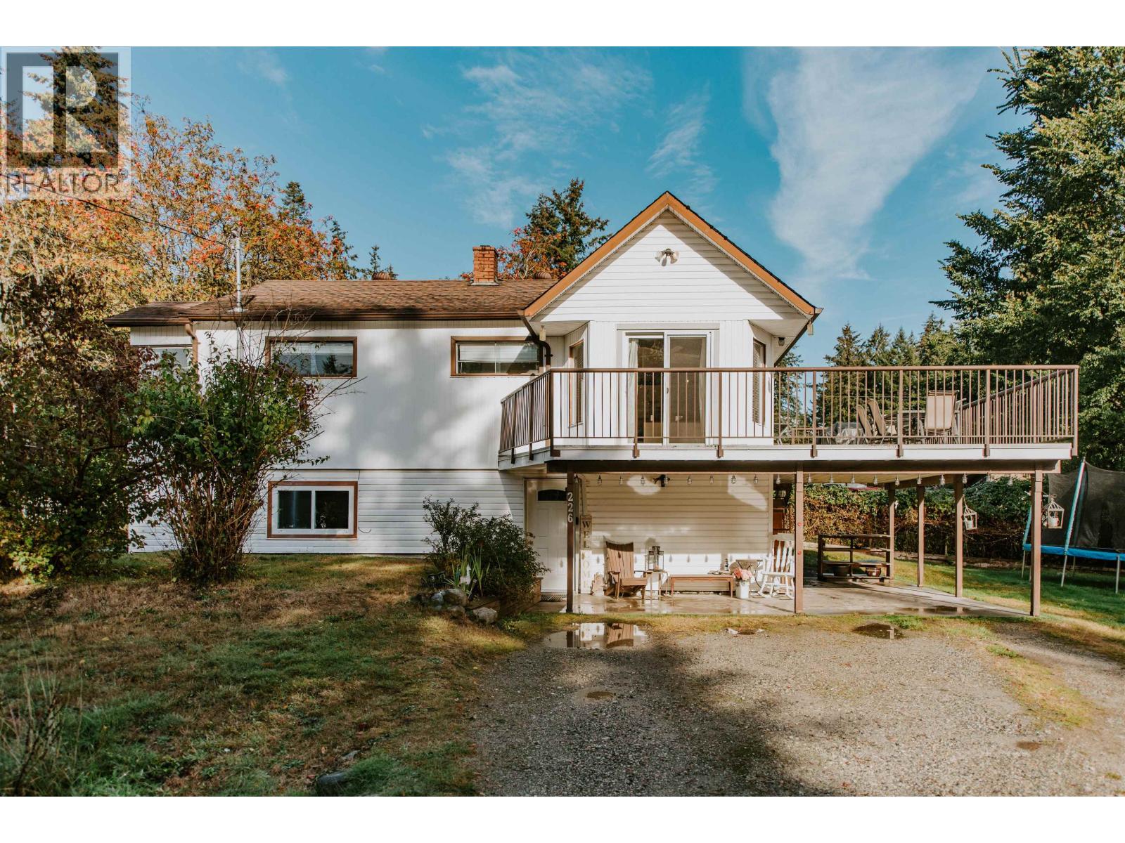 226 PRATT ROAD, Gibsons