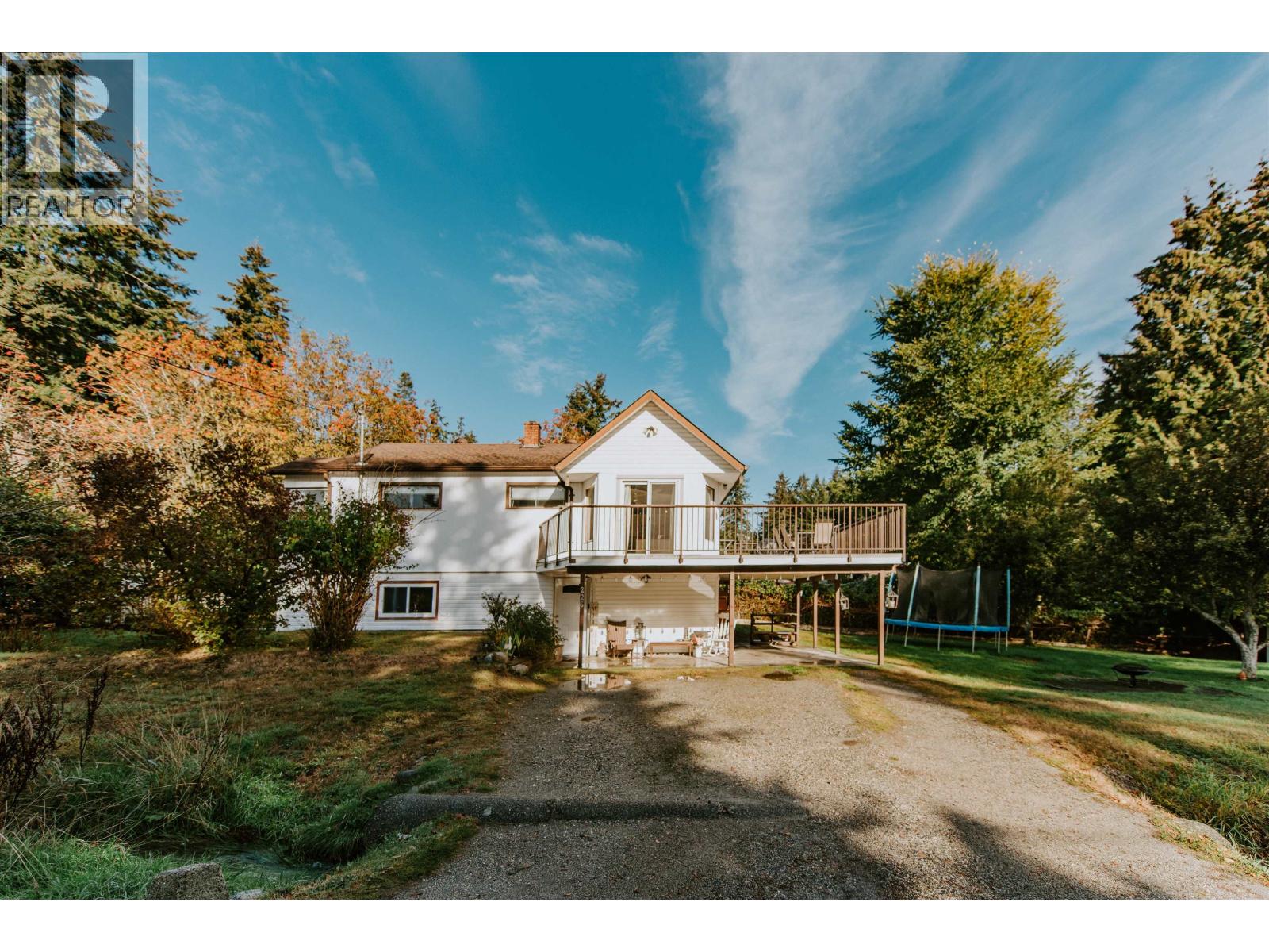 226 PRATT ROAD, Gibsons