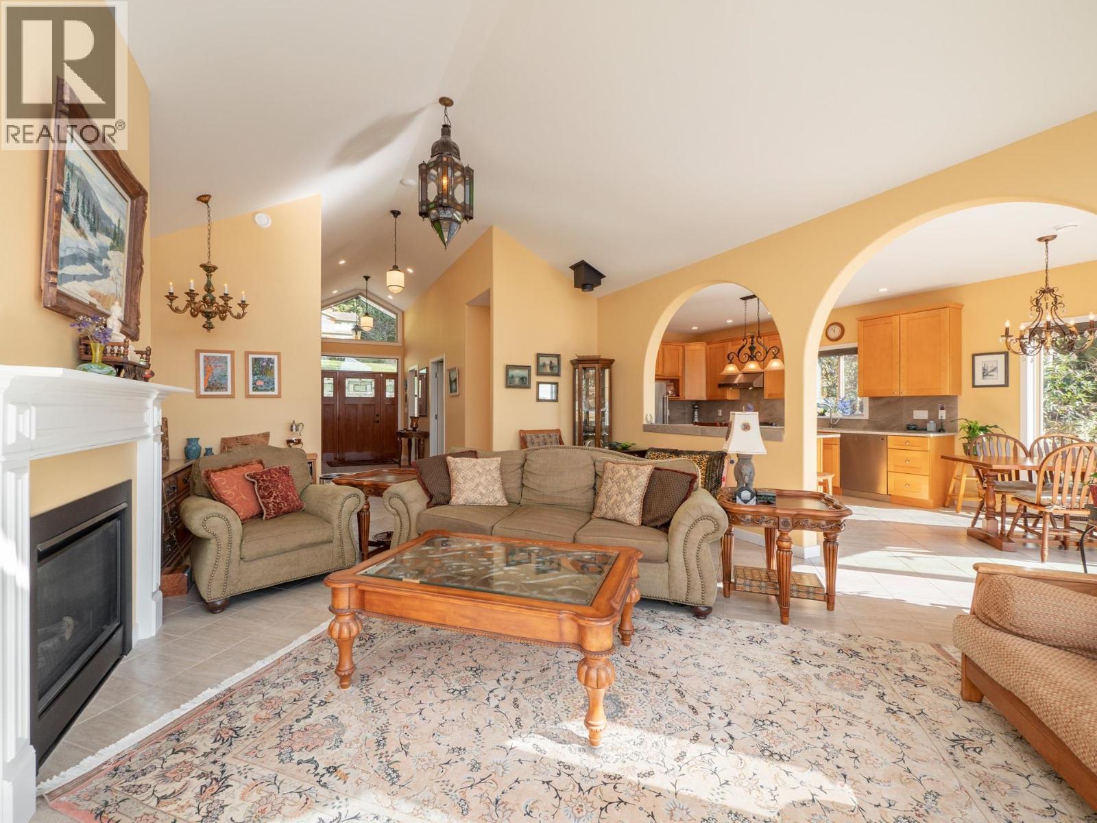 6682 SUNSHINE COAST HIGHWAY, Sechelt