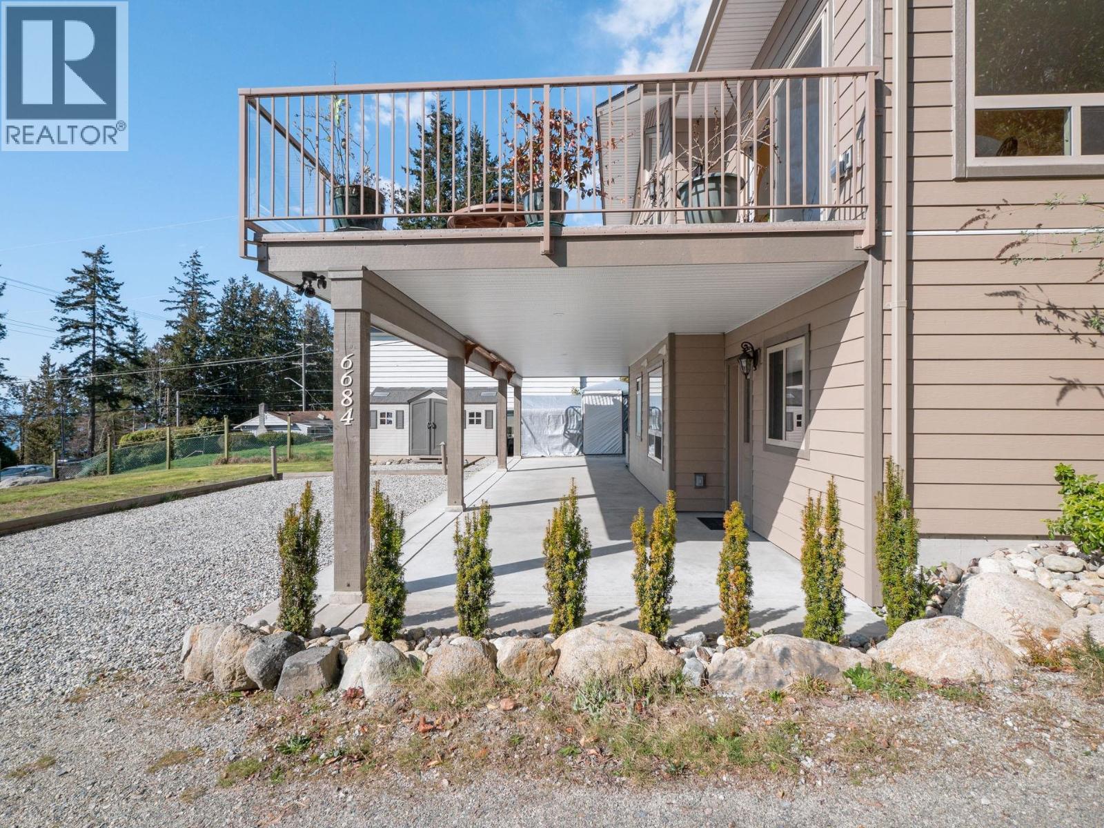 6682 SUNSHINE COAST HIGHWAY, Sechelt