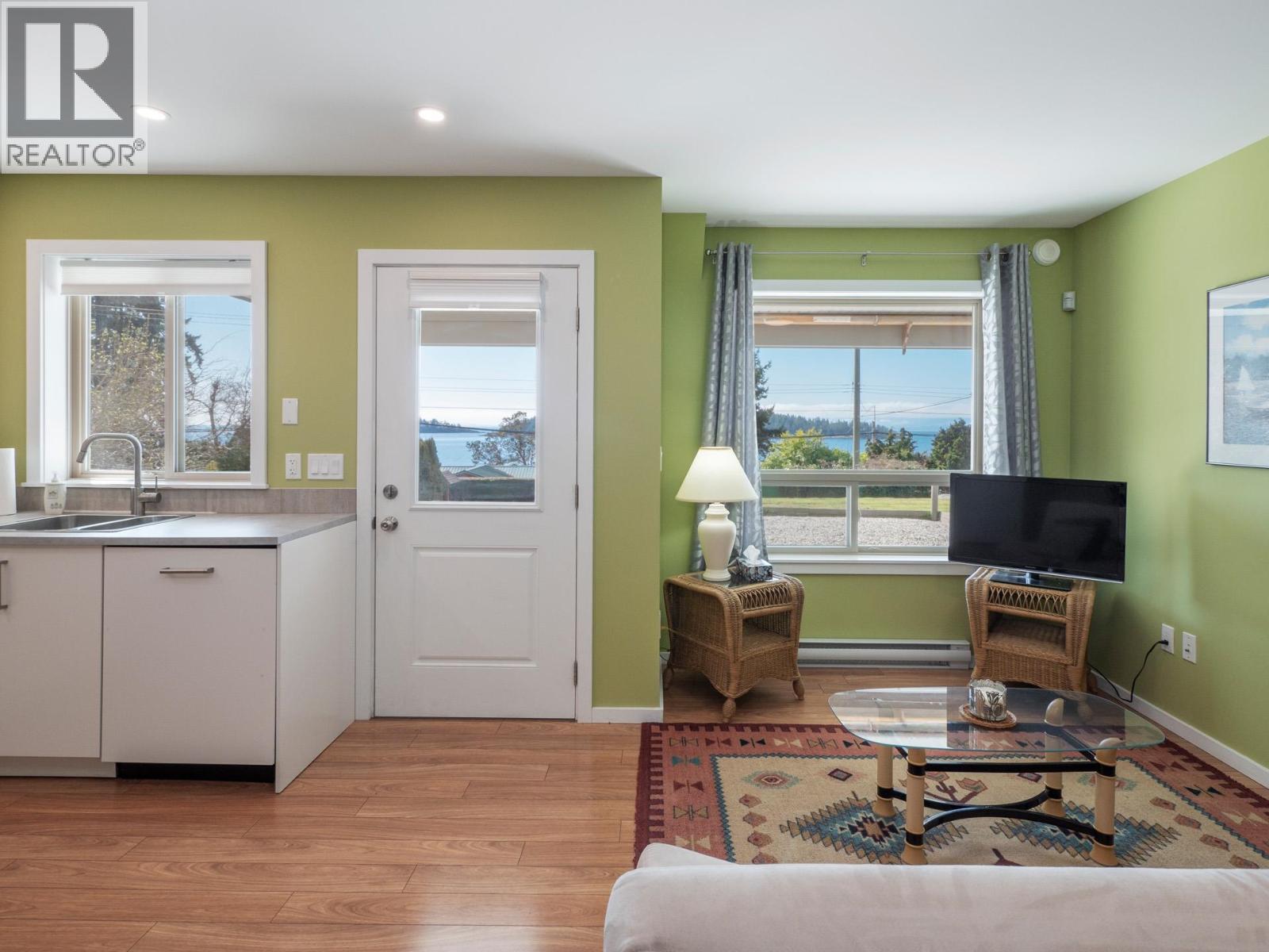 6682 SUNSHINE COAST HIGHWAY, Sechelt