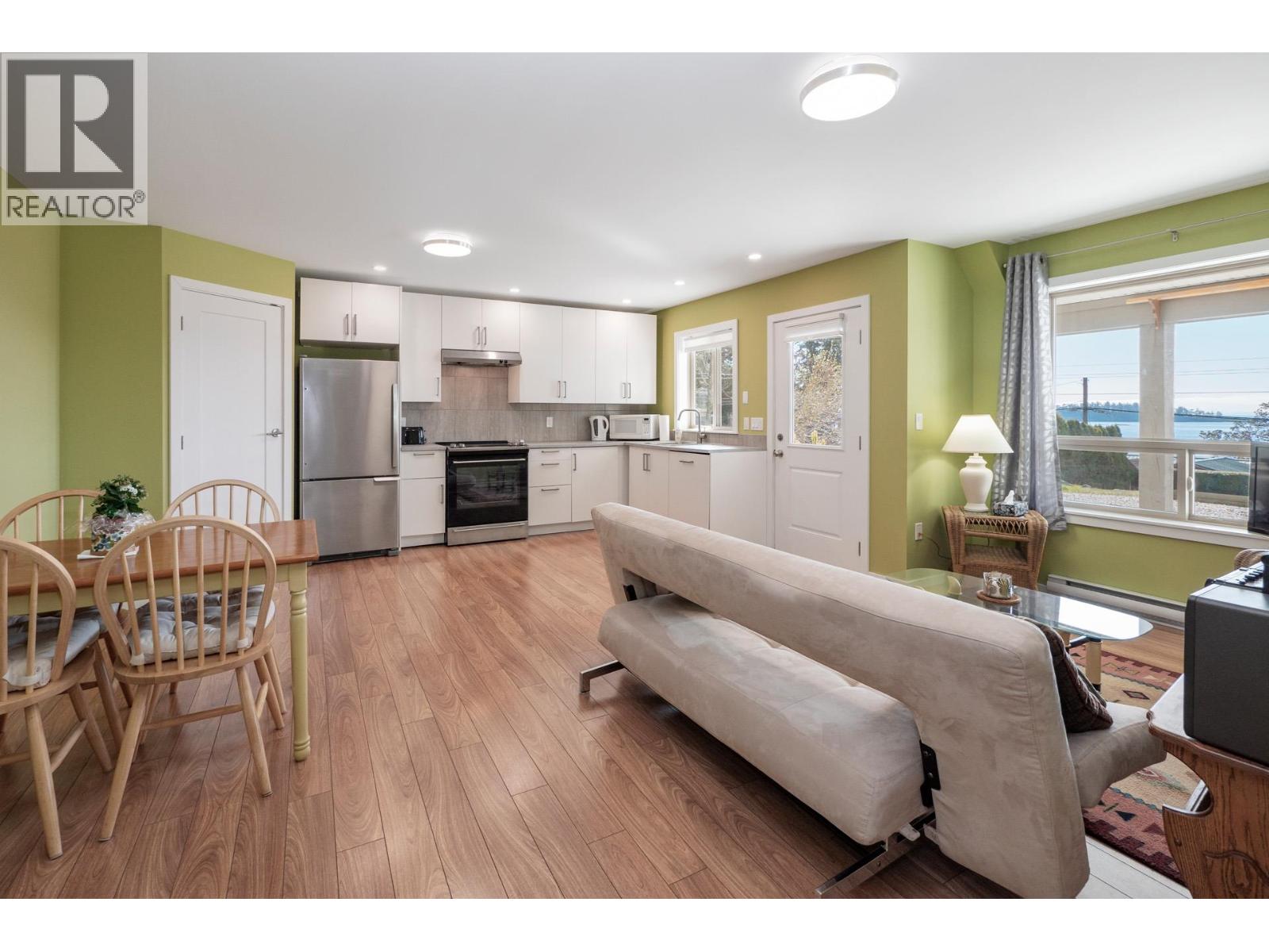 6682 SUNSHINE COAST HIGHWAY, Sechelt