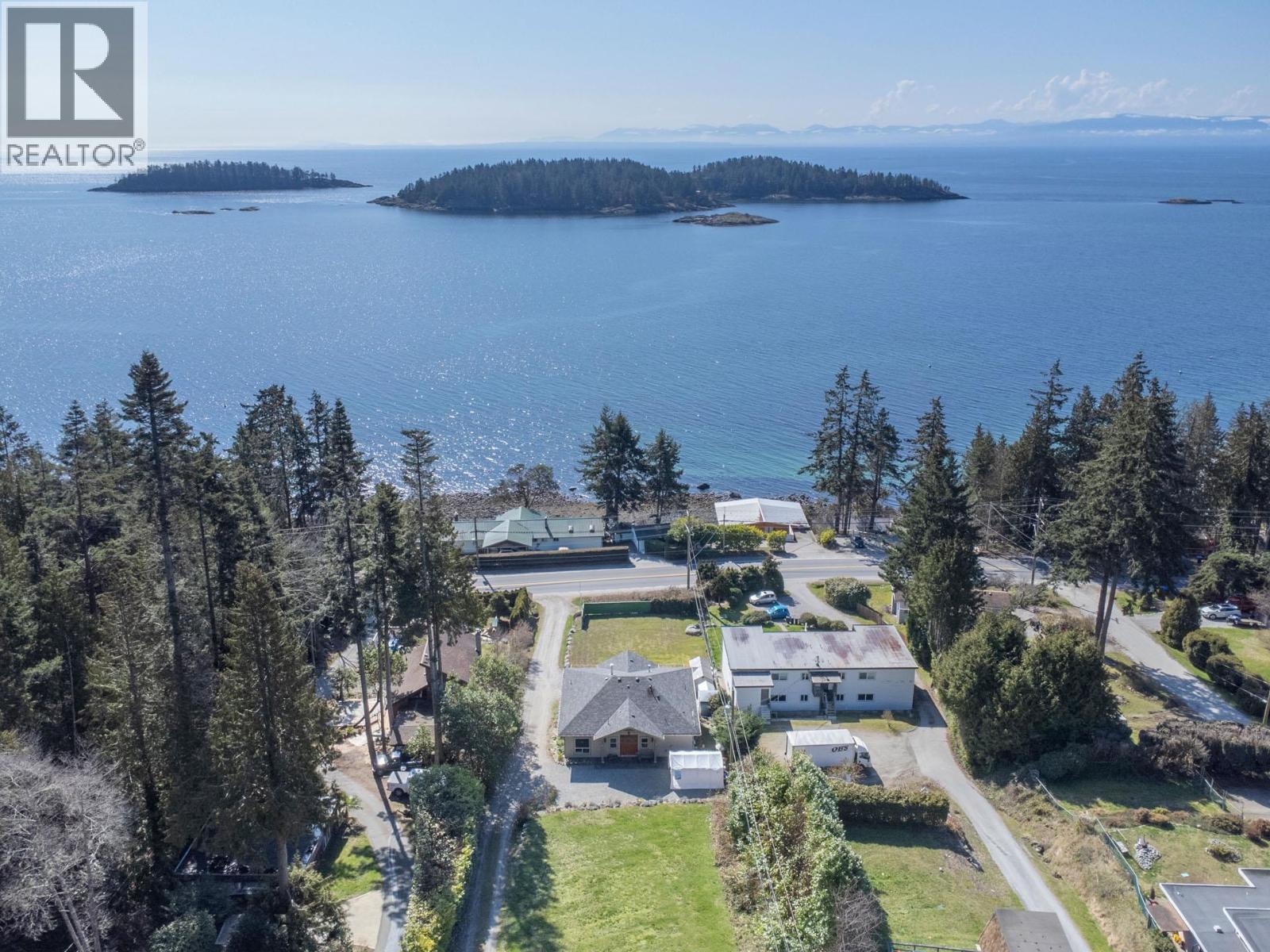 6682 SUNSHINE COAST HIGHWAY, Sechelt