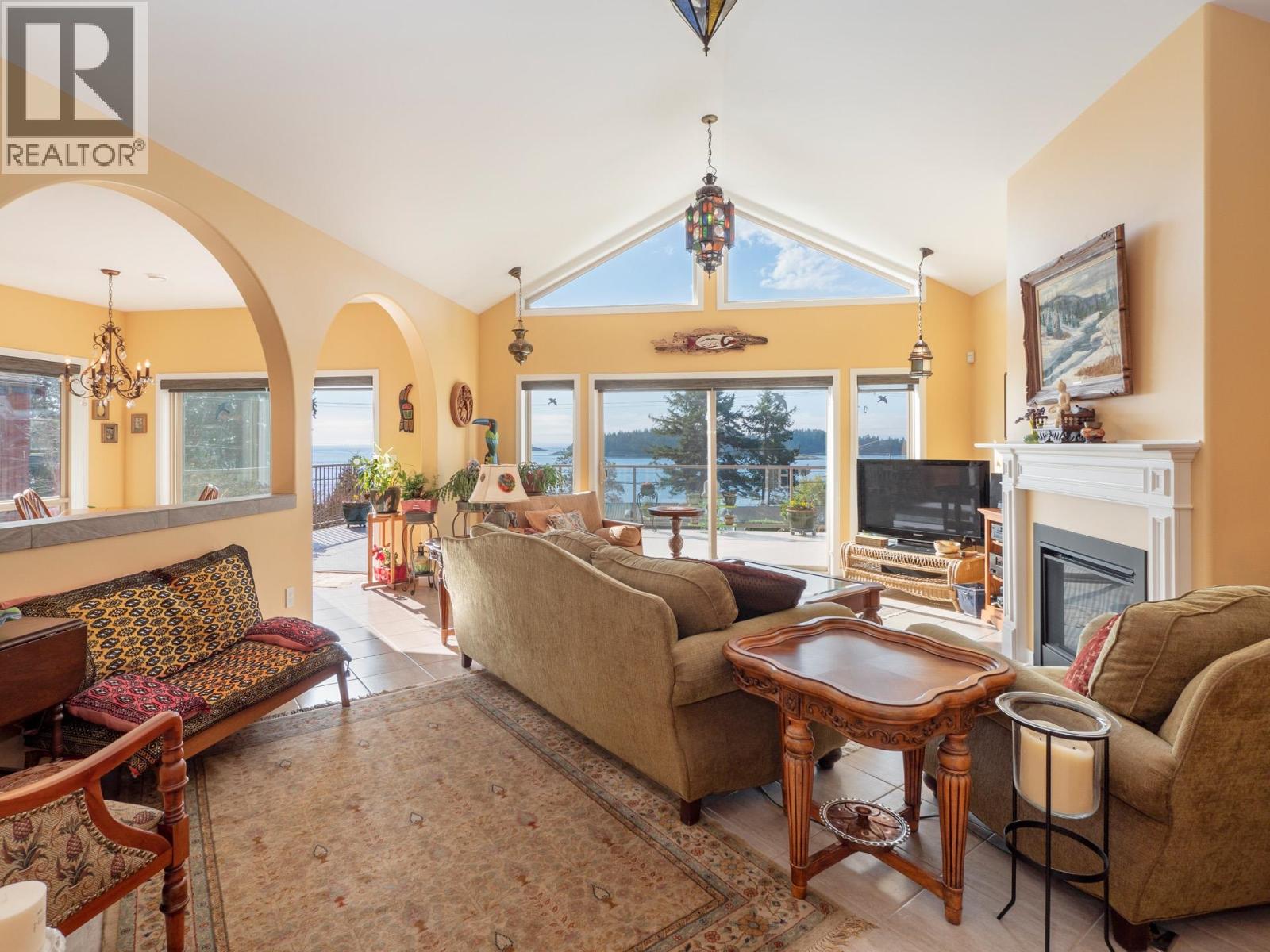 6682 SUNSHINE COAST HIGHWAY, Sechelt