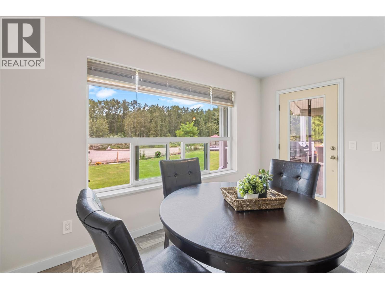  421 Hillier Road, Sicamous