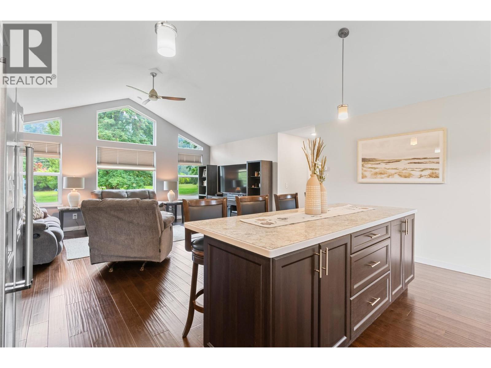  421 Hillier Road, Sicamous