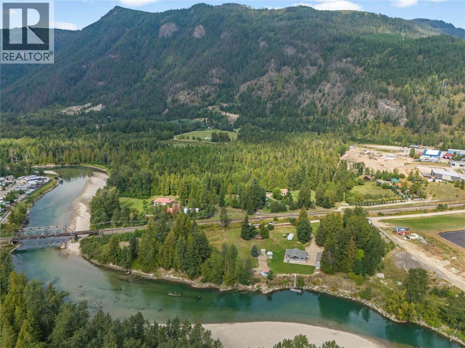  421 Hillier Road, Sicamous