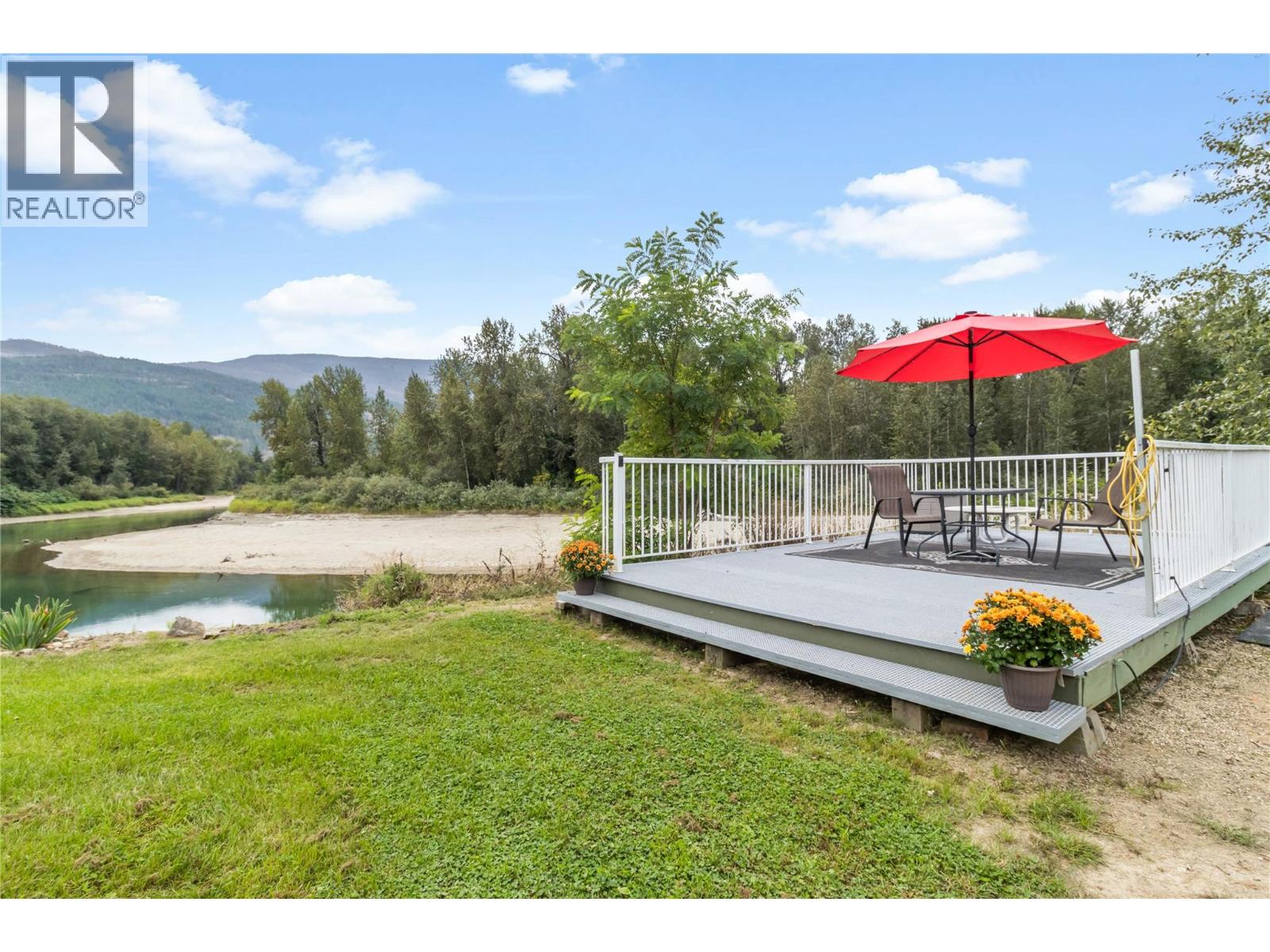  421 Hillier Road, Sicamous