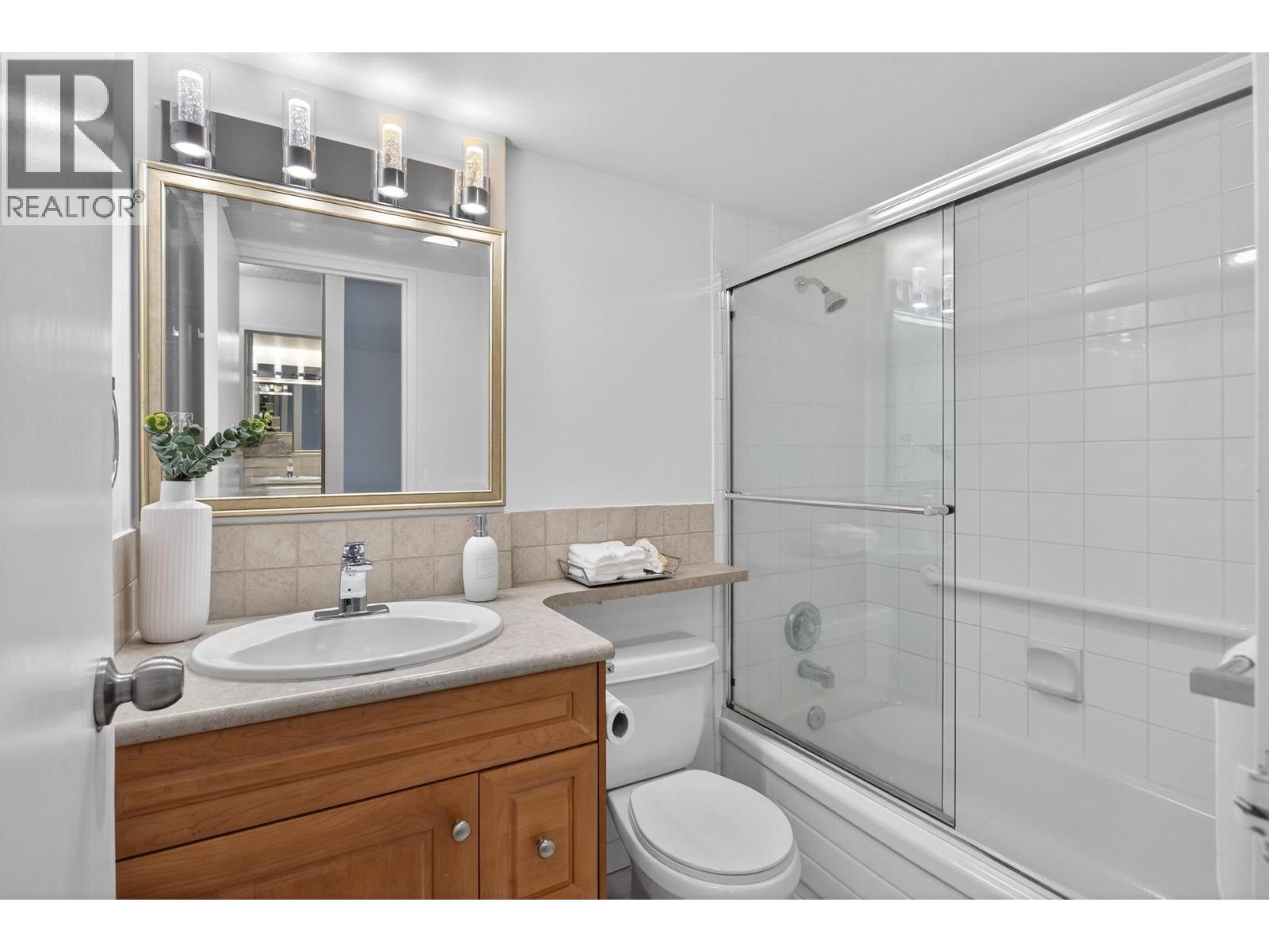 1306 2016 FULLERTON AVENUE, North Vancouver