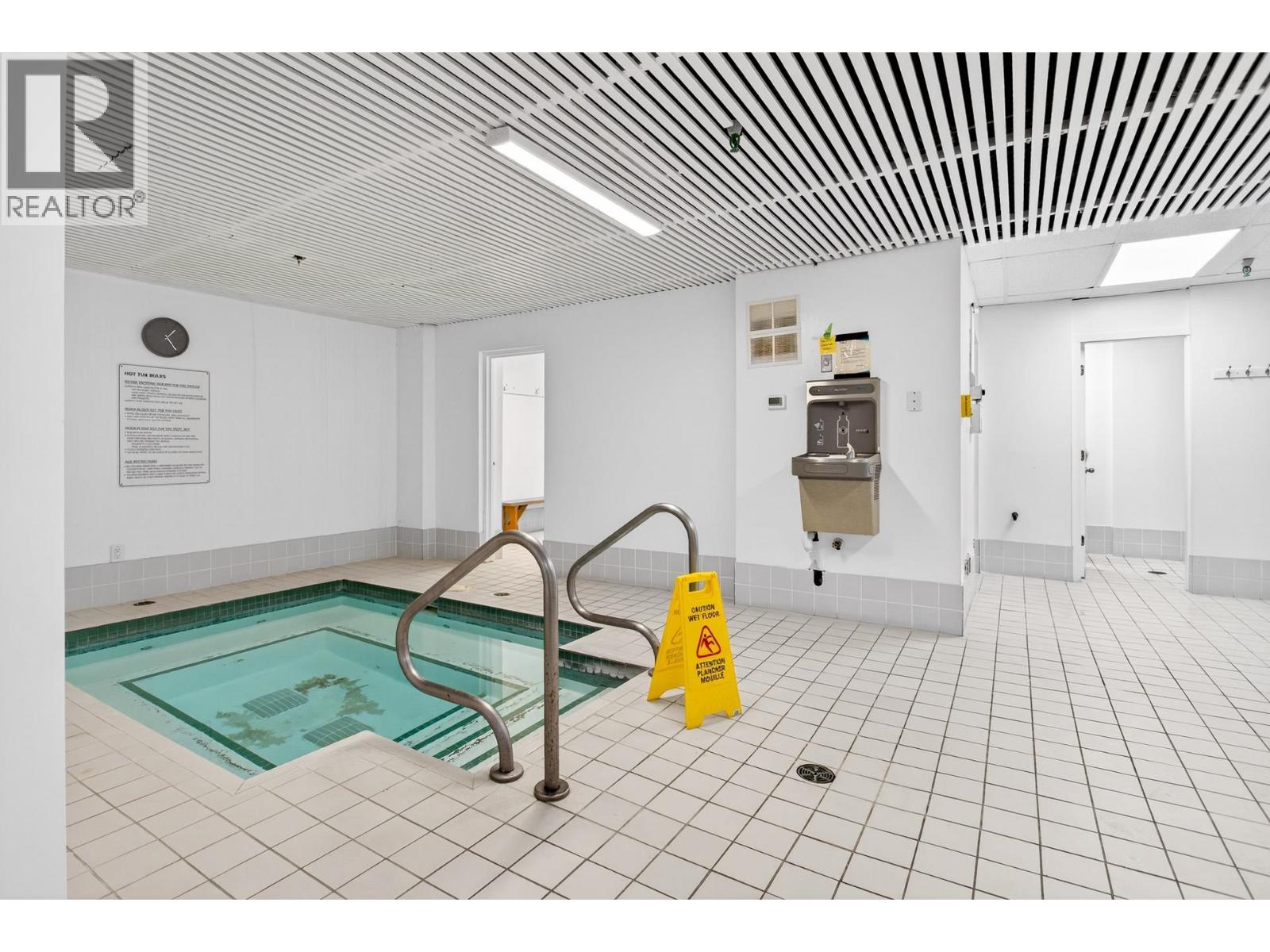 1306 2016 FULLERTON AVENUE, North Vancouver