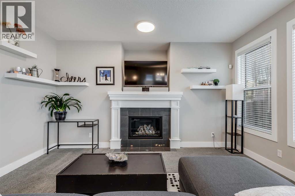 Single Family House for Sale in  Evansfield Place NW Evanston Calgary 