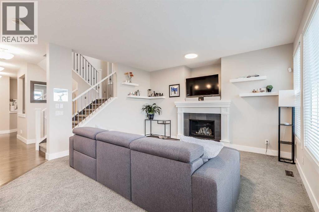 Single Family House for Sale in  Evansfield Place NW Evanston Calgary 