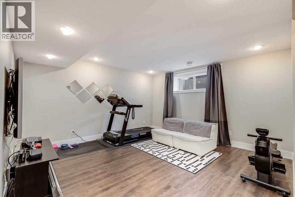 Single Family House for Sale in  Evansfield Place NW Evanston Calgary 