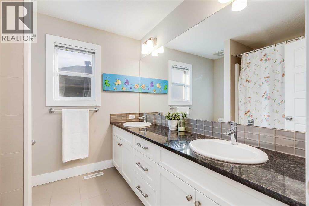 Single Family House for Sale in  Evansfield Place NW Evanston Calgary 