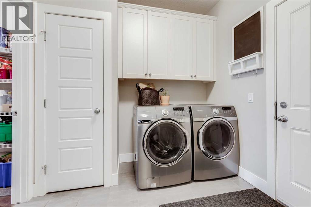 Single Family House for Sale in  Evansfield Place NW Evanston Calgary 