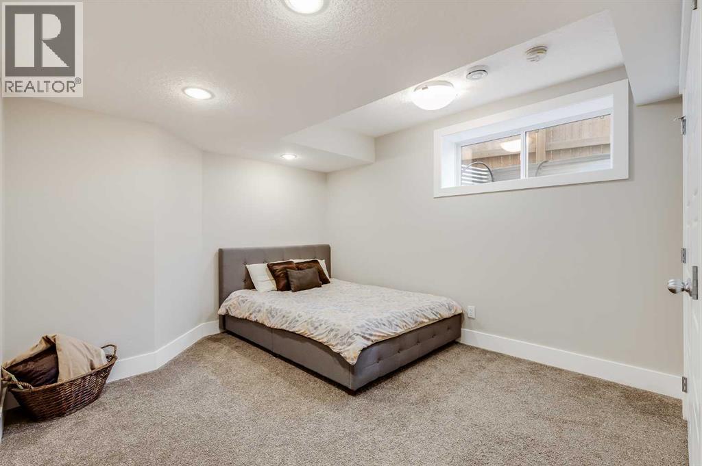 Single Family House for Sale in  Evansfield Place NW Evanston Calgary 