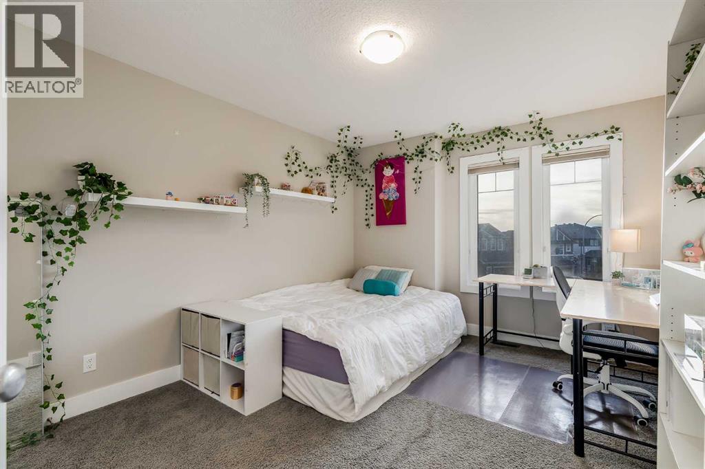 Single Family House for Sale in  Evansfield Place NW Evanston Calgary 