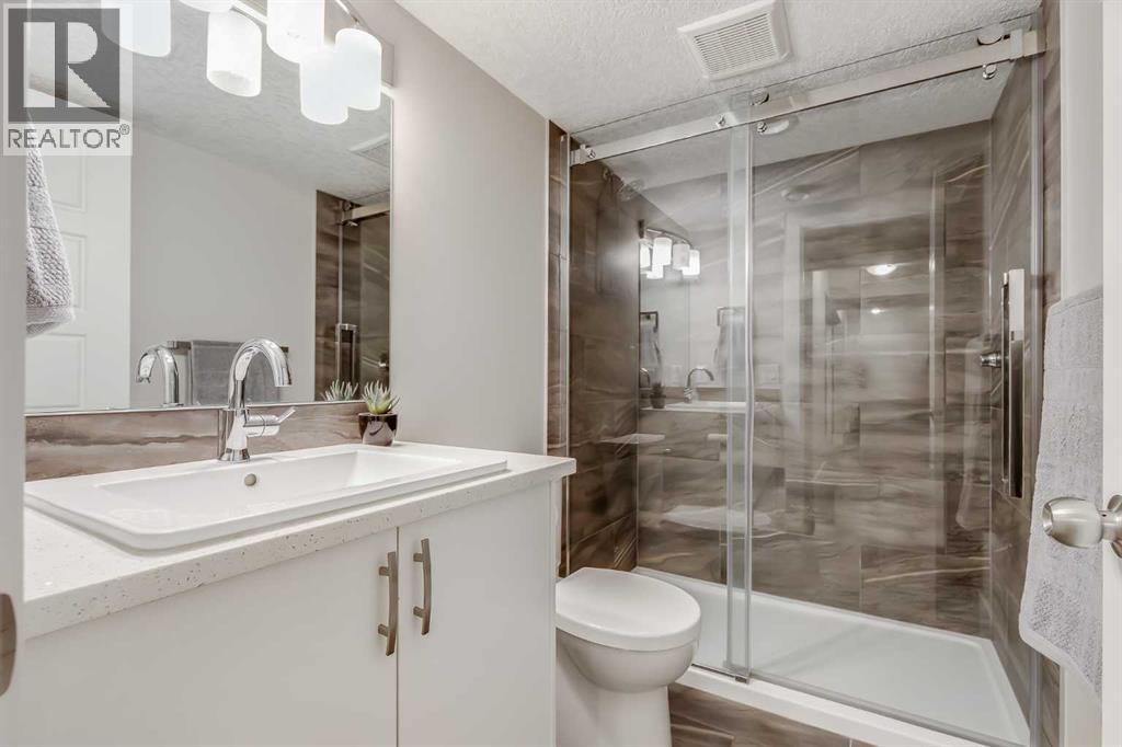 Single Family House for Sale in  Evansfield Place NW Evanston Calgary 