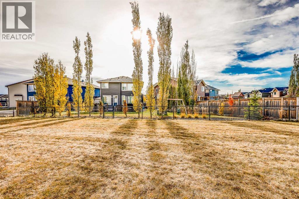 Single Family House for Sale in  Evansfield Place NW Evanston Calgary 