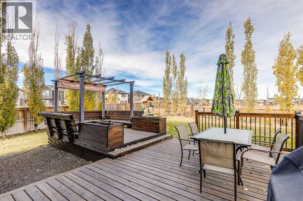 Single Family House for Sale in  Evansfield Place NW Evanston Calgary 