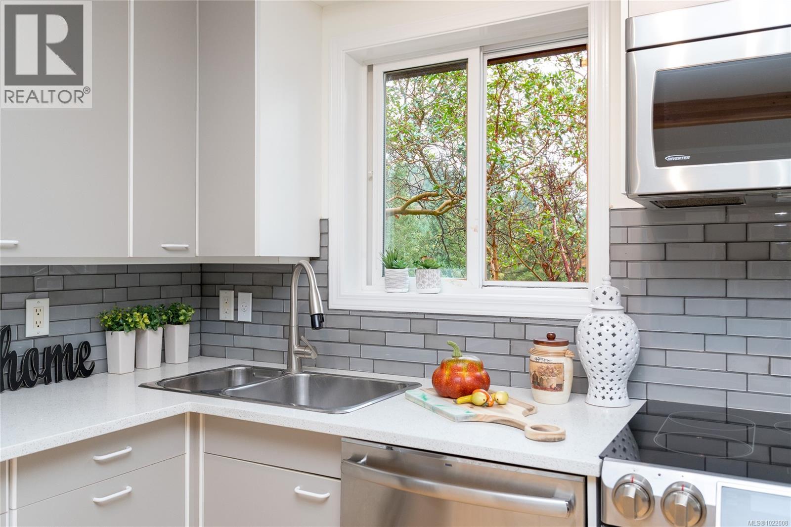 3715 Munn Rd, Highlands