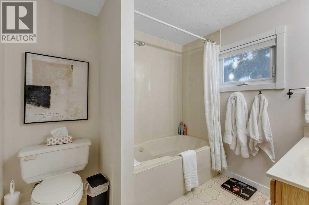 Single Family House 5 Level for Sale in   dalhousie Drive NW Dalhousie Calgary 